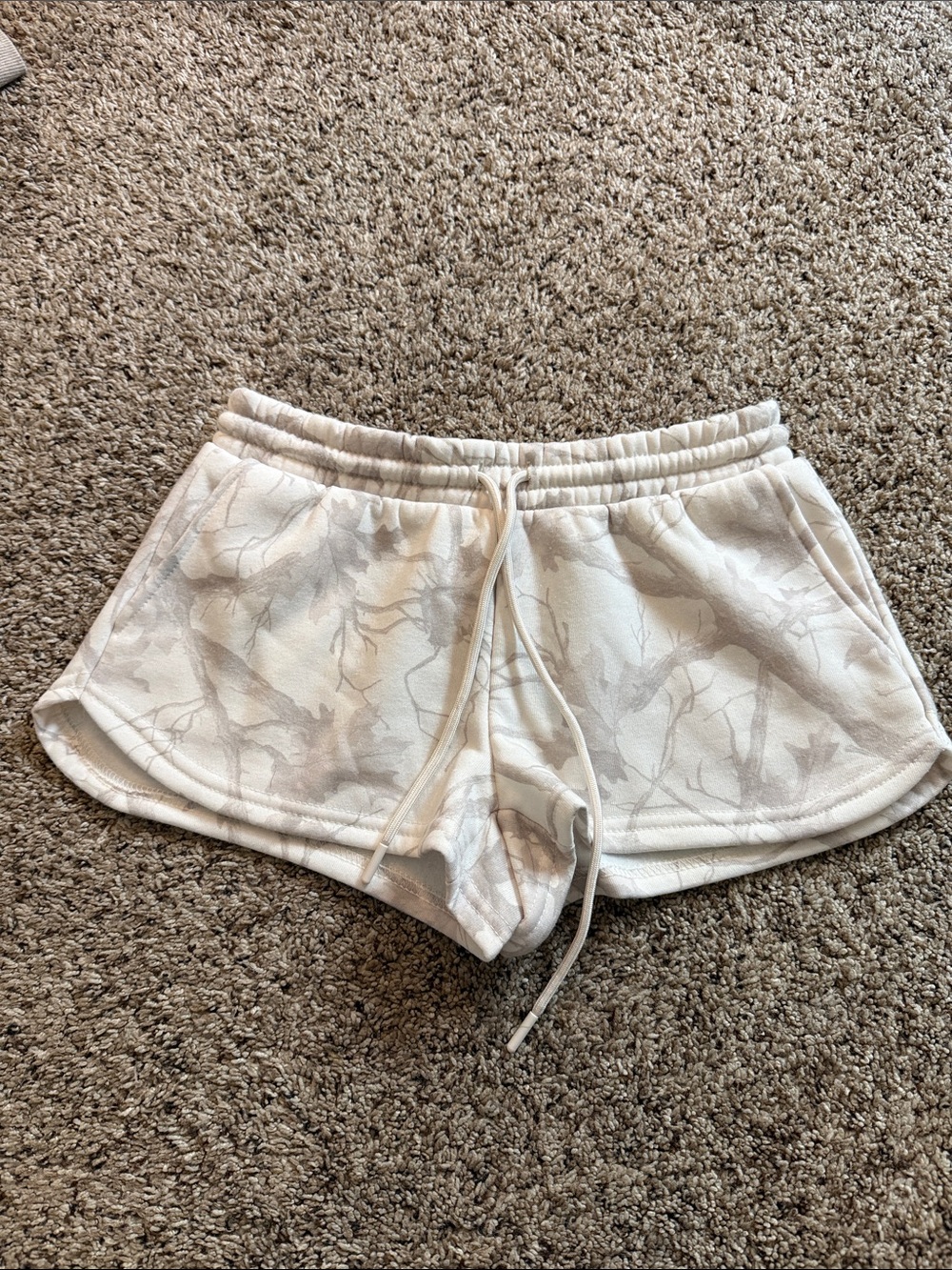 Women’s XS Cream Marbled Drawstring Lounge Shorts